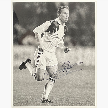 Jean Pierre Papin – Signed 25.5cm x 20cm Black & White Action Press Photo