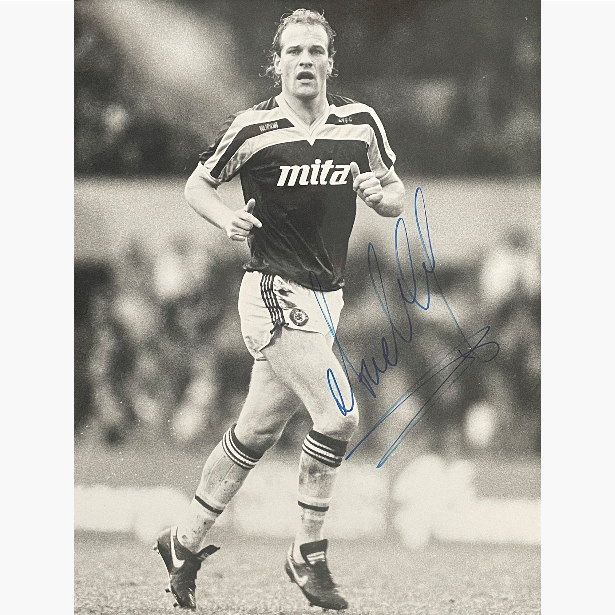 Andy Gray – Signed 21.5cm x 16.5cm Black & White Press Photo