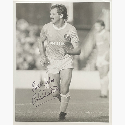 Gordon Davies – Signed 25cm x 20cm Black & White Action Press Photo