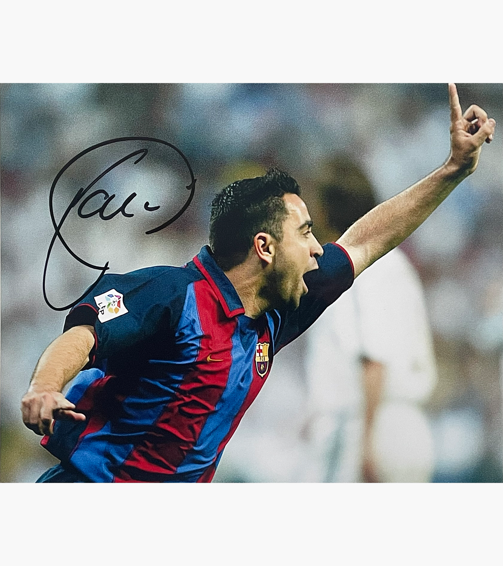 Xavi – Signed 25.3cm x 20.2cm Colour Action Photo