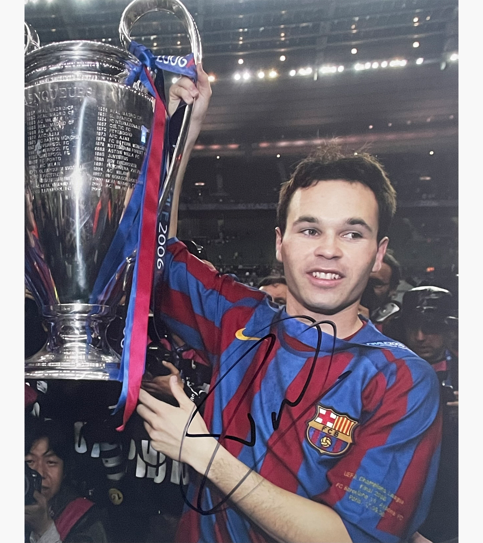 Andres Iniesta – Signed 25.3cm x 20.2cm Colour Photo