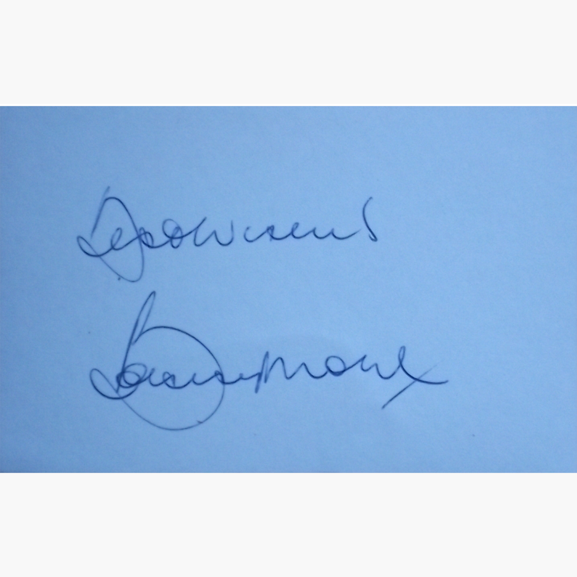 Bobby Moore Signed White Card – England 1966 World Cup Captain & West Ham Legend