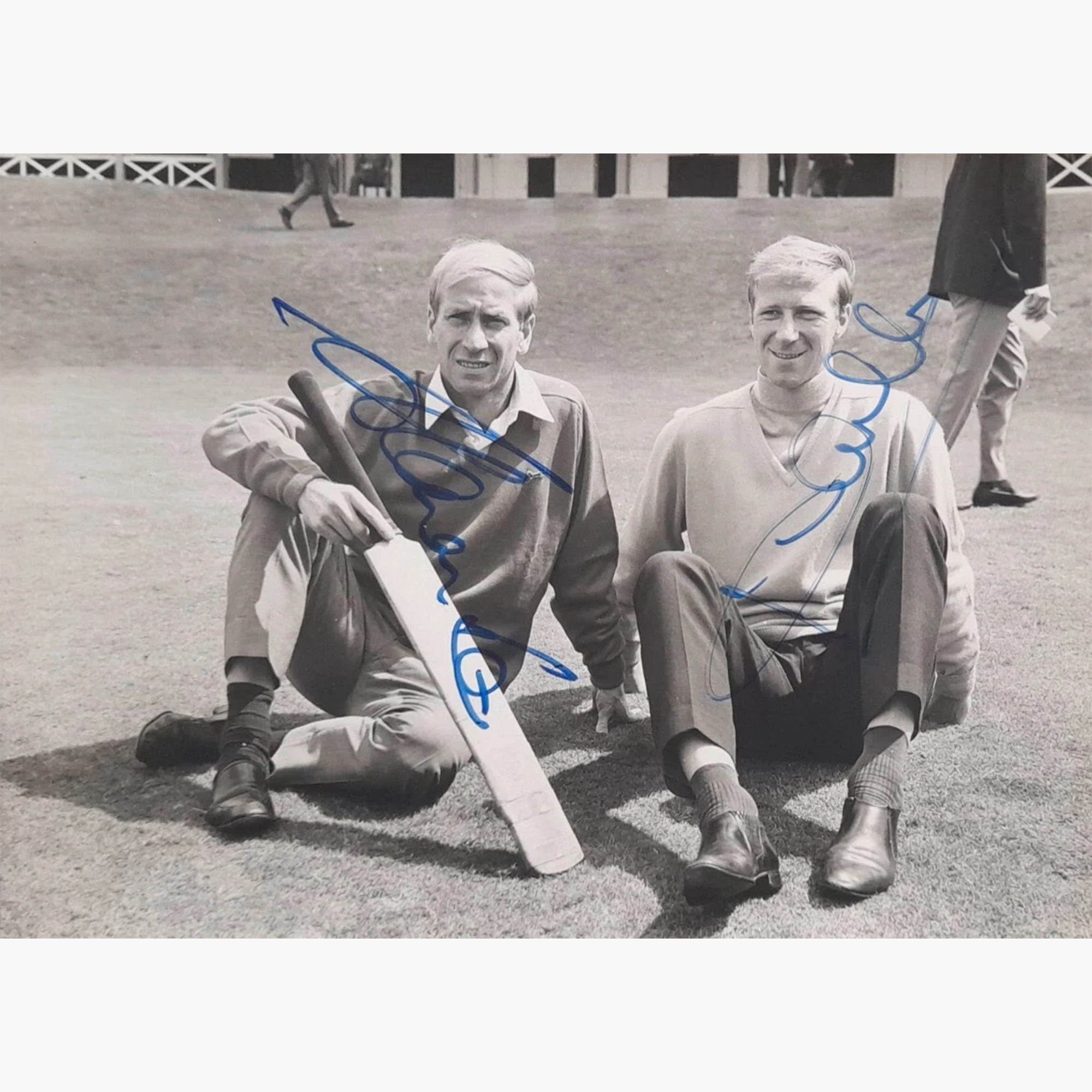 Bobby & Jack Charlton Signed Press Photo – July 29th 1966