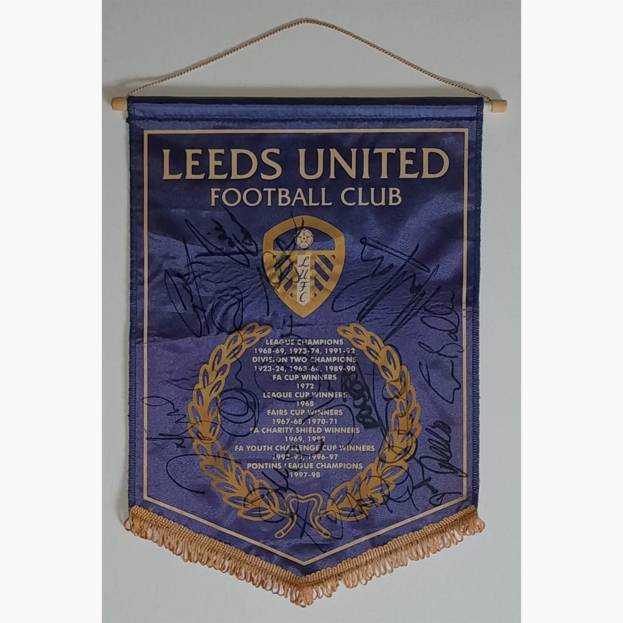 Leeds United 2000–01 Champions League Squad Signed Pennant