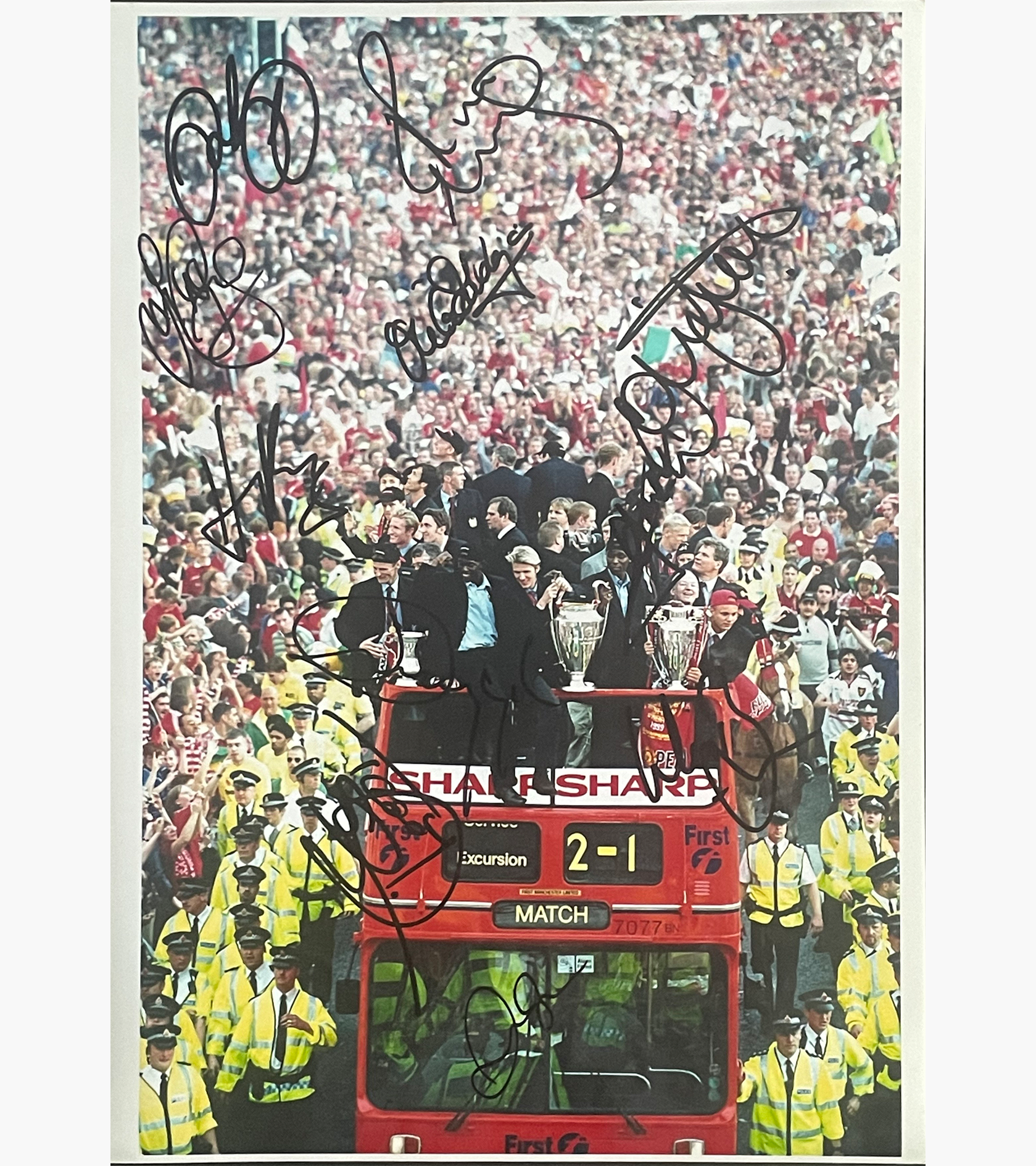 Giggs, Scholes, Blomqvist, Solskjaer, Butt, Hennenburg, Cole, Yorke, Brown, Sheringham & Beckham – Signed 29.8cm x 21.2cm Colour Photo