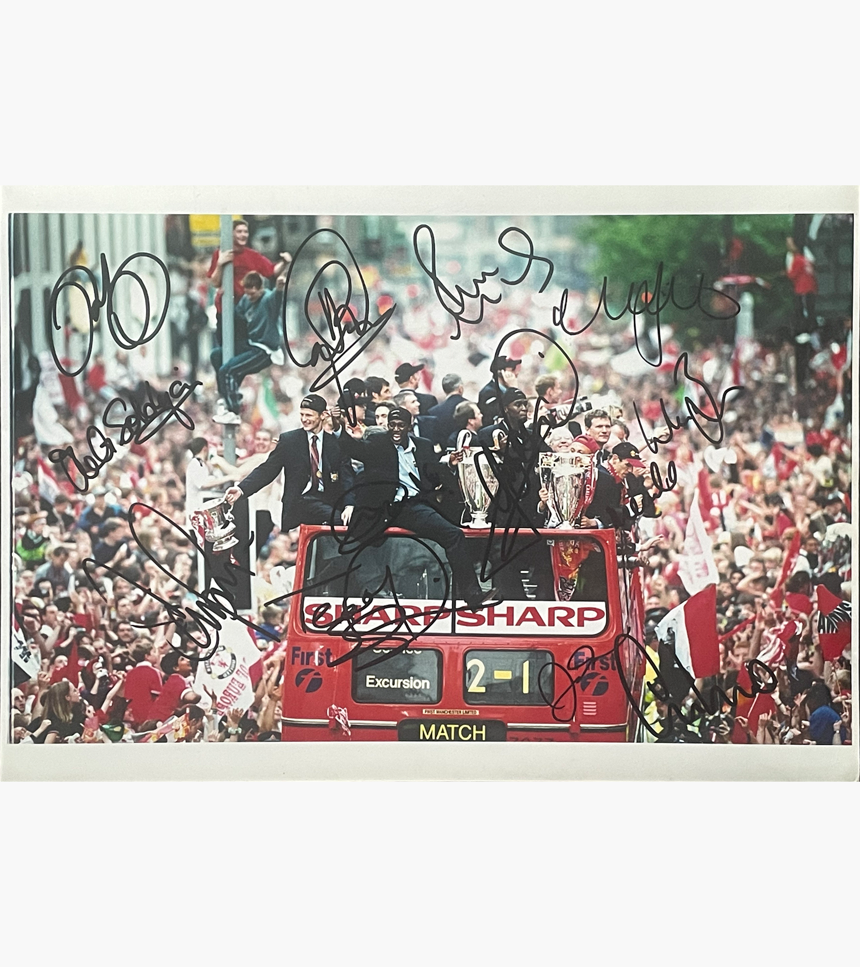 Giggs, Van De Gal, Scholes, Butt, Brown, Phil Neville, Cole, Yorke, Solskjaer, Irwin, Sherginham, Beckham, Gary Neville – Signed 29.8cm x 21.2cm Colour Photo