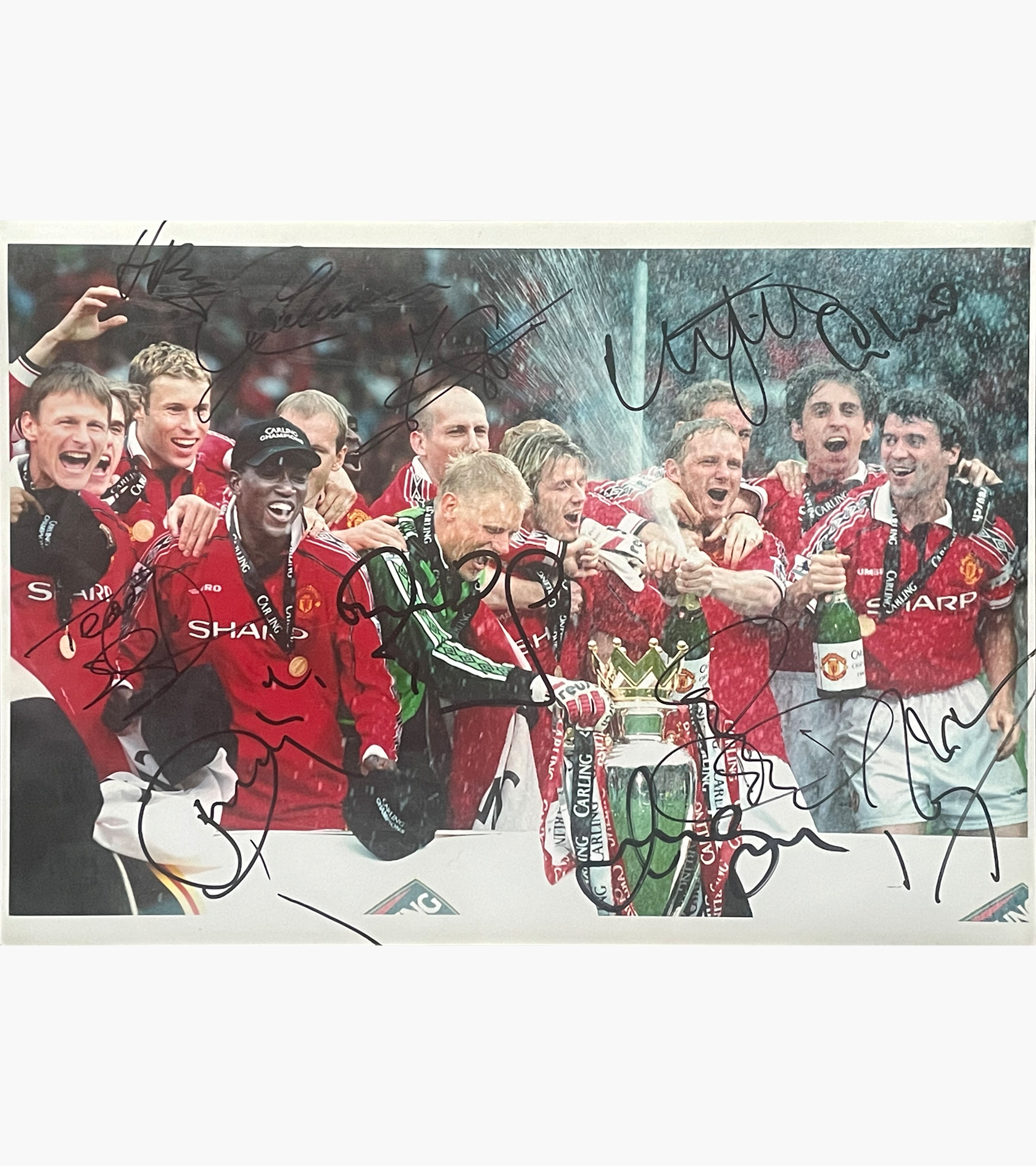 Hennenburg, Johnsen, Stam, Butt, Neville, Sheringham, Yorke, Schmeichel, May, Beckham & Keane – Signed 29.8cm x 21.2cm Colour Photo